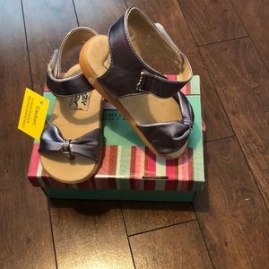 Itzy Bitzy Silver Metallic Squeaker Sandals